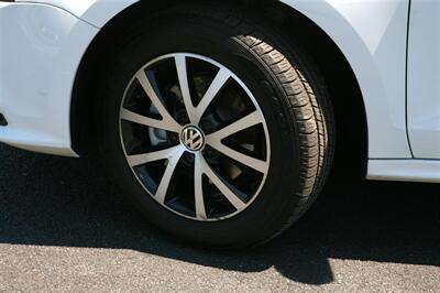 2017 Volkswagen Jetta 1.4T SE 5-Speed Manual   - Photo 3 - Strasburg, PA 17579