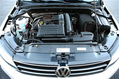 2017 Volkswagen Jetta 1.4T SE 5-Speed Manual   - Photo 7 - Strasburg, PA 17579