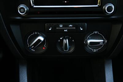 2017 Volkswagen Jetta 1.4T SE 5-Speed Manual   - Photo 20 - Strasburg, PA 17579