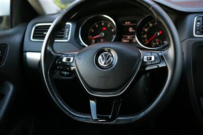 2017 Volkswagen Jetta 1.4T SE 5-Speed Manual   - Photo 17 - Strasburg, PA 17579