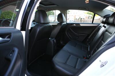 2017 Volkswagen Jetta 1.4T SE 5-Speed Manual   - Photo 12 - Strasburg, PA 17579
