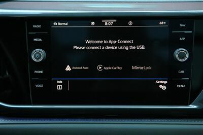 2022 Volkswagen Taos SEL 4Motion - Photo 21 - Strasburg, PA 17579