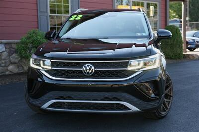 2022 Volkswagen Taos SEL 4Motion - Photo 2 - Strasburg, PA 17579