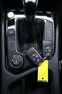 2022 Volkswagen Taos SEL 4Motion - Photo 23 - Strasburg, PA 17579