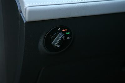 2022 Volkswagen Taos SEL 4Motion - Photo 11 - Strasburg, PA 17579