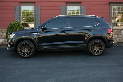 2022 Volkswagen Taos SEL 4Motion - Photo 4 - Strasburg, PA 17579