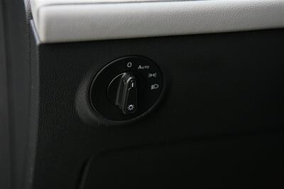 2023 Volkswagen Taos SE 4Motion   - Photo 11 - Strasburg, PA 17579