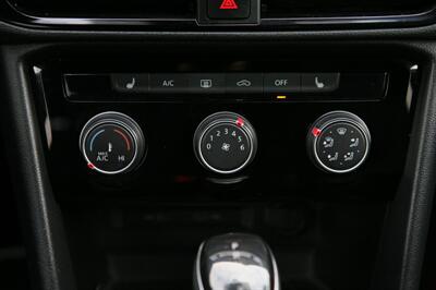 2023 Volkswagen Taos SE 4Motion   - Photo 22 - Strasburg, PA 17579