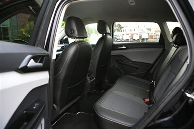 2023 Volkswagen Taos SE 4Motion   - Photo 13 - Strasburg, PA 17579