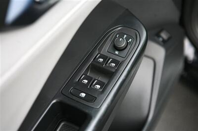 2023 Volkswagen Taos SE 4Motion   - Photo 9 - Strasburg, PA 17579