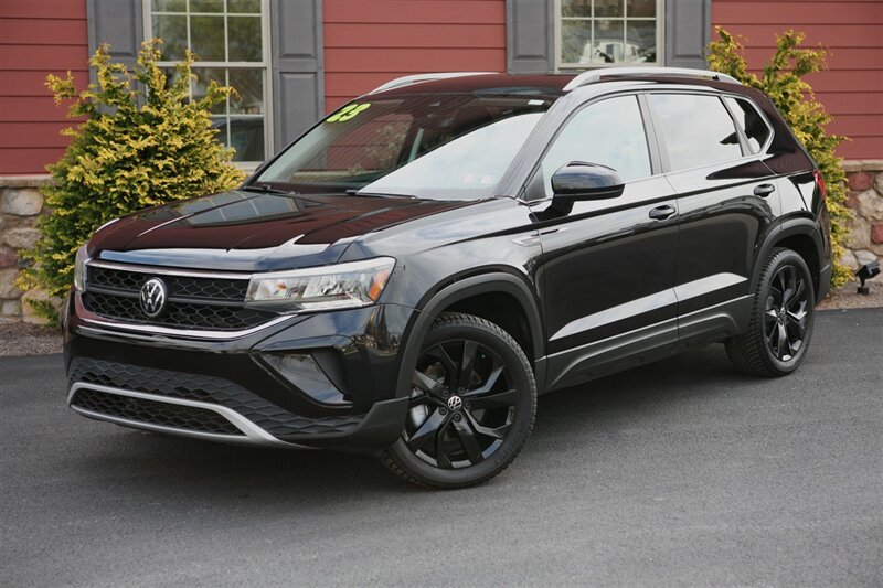 2023 Volkswagen Taos SE 4Motion   - Photo 1 - Strasburg, PA 17579