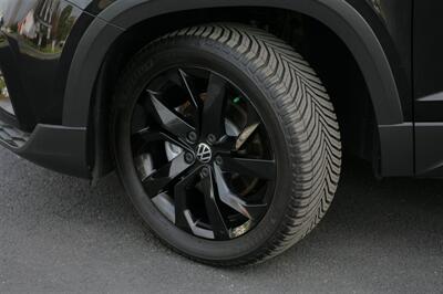 2023 Volkswagen Taos SE 4Motion   - Photo 3 - Strasburg, PA 17579