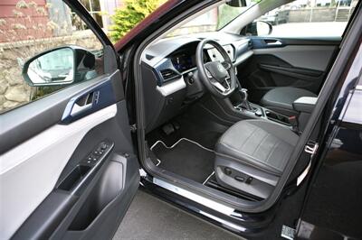 2023 Volkswagen Taos SE 4Motion   - Photo 8 - Strasburg, PA 17579
