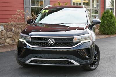 2023 Volkswagen Taos SE 4Motion   - Photo 2 - Strasburg, PA 17579