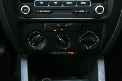 2013 Volkswagen Jetta S 5-Speed Manual - Photo 20 - Strasburg, PA 17579