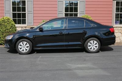 2013 Volkswagen Jetta S 5-Speed Manual - Photo 4 - Strasburg, PA 17579