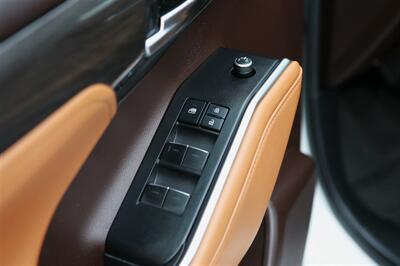 2021 Toyota Highlander Hybrid Platinum AWD - Photo 9 - Strasburg, PA 17579