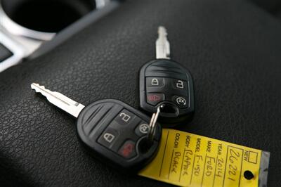 2014 Ford F-150 SVT Raptor   - Photo 34 - Strasburg, PA 17579