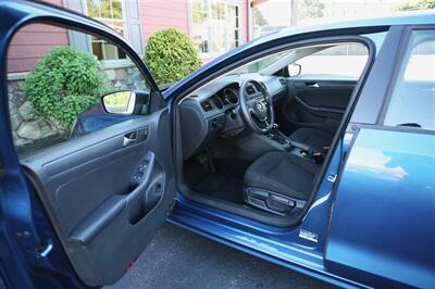 2015 Volkswagen Jetta S W/ Tech - Photo 8 - Strasburg, PA 17579