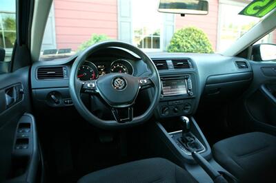 2015 Volkswagen Jetta S W/ Tech - Photo 11 - Strasburg, PA 17579