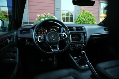 2017 Volkswagen Jetta 2.0T GLI 6-Speed Manual - Photo 13 - Strasburg, PA 17579