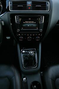 2017 Volkswagen Jetta 2.0T GLI 6-Speed Manual - Photo 20 - Strasburg, PA 17579