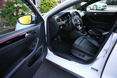 2017 Volkswagen Jetta 2.0T GLI 6-Speed Manual - Photo 8 - Strasburg, PA 17579