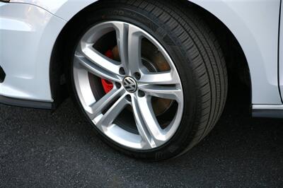 2017 Volkswagen Jetta 2.0T GLI 6-Speed Manual - Photo 3 - Strasburg, PA 17579