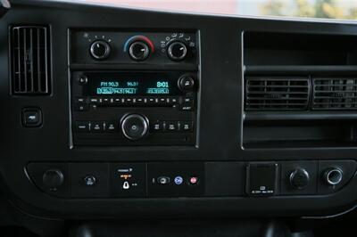 2016 Chevrolet Express 3500 LT Passenger   - Photo 20 - Strasburg, PA 17579