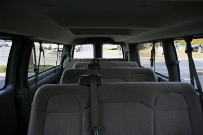 2016 Chevrolet Express 3500 LT Passenger   - Photo 16 - Strasburg, PA 17579