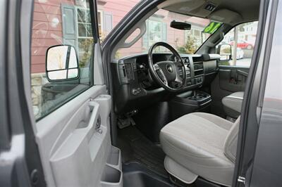 2016 Chevrolet Express 3500 LT Passenger   - Photo 8 - Strasburg, PA 17579