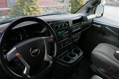 2016 Chevrolet Express 3500 LT Passenger   - Photo 11 - Strasburg, PA 17579