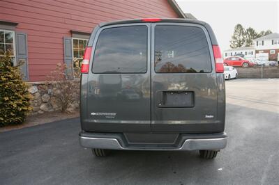 2016 Chevrolet Express 3500 LT Passenger   - Photo 6 - Strasburg, PA 17579
