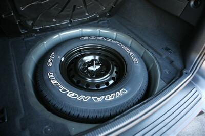 2004 Jeep Grand Cherokee Laredo - Photo 13 - Strasburg, PA 17579