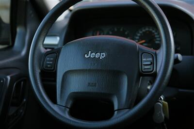 2004 Jeep Grand Cherokee Laredo - Photo 18 - Strasburg, PA 17579