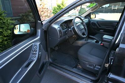 2004 Jeep Grand Cherokee Laredo - Photo 8 - Strasburg, PA 17579