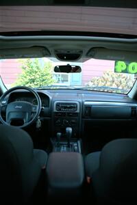 2004 Jeep Grand Cherokee Laredo - Photo 17 - Strasburg, PA 17579