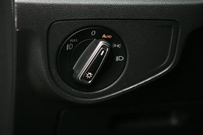 2018 Volkswagen Atlas 2.0T SE w/tech FWD   - Photo 11 - Strasburg, PA 17579
