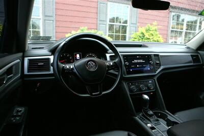 2018 Volkswagen Atlas 2.0T SE w/tech FWD   - Photo 12 - Strasburg, PA 17579