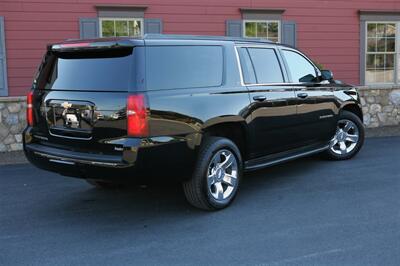 2017 Chevrolet Suburban LT - Photo 5 - Strasburg, PA 17579