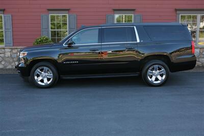 2017 Chevrolet Suburban LT - Photo 4 - Strasburg, PA 17579