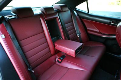 2019 Lexus IS 300 F-Sport   - Photo 15 - Strasburg, PA 17579