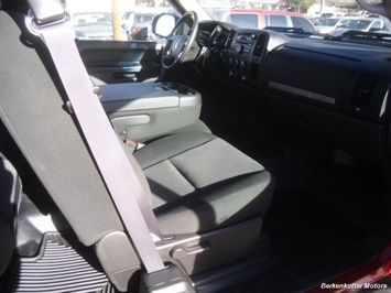 2011 GMC Sierra 2500 SLE Extended Cab 4x4   - Photo 33 - Castle Rock, CO 80104