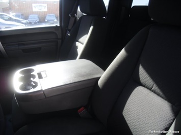 2011 GMC Sierra 2500 SLE Extended Cab 4x4   - Photo 27 - Castle Rock, CO 80104