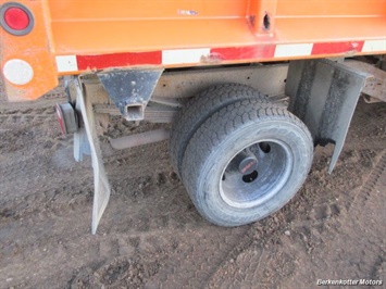 1998 GMC 3500 Regular Cab DUMP Truck 4x4   - Photo 9 - Brighton, CO 80603