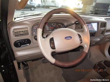 2003 Ford F-250 Super Duty Lariat Crew Cab 4x4   - Photo 20 - Brighton, CO 80603