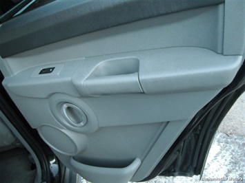 2006 Jeep Commander   - Photo 21 - Castle Rock, CO 80104