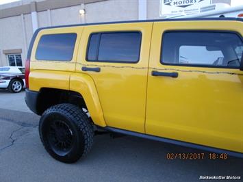 2007 Hummer H3 4x4 - Photo 7 - Castle Rock, CO 80104