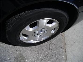 2002 Saturn L300   - Photo 15 - Castle Rock, CO 80104