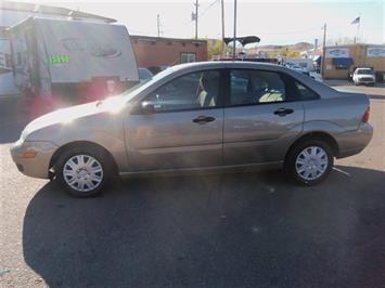 2005 Ford Focus ZX4 SE   - Photo 5 - Brighton, CO 80603